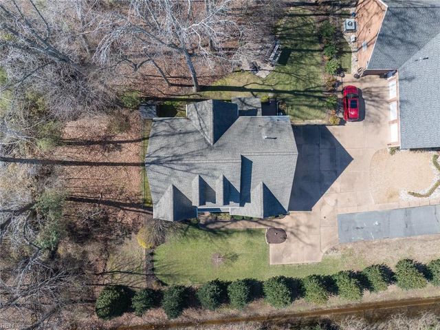 305 Chaptico RN, Yorktown, VA 23693