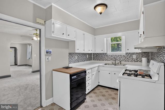2600 ROSELAWN AVE, Baltimore, MD 21214