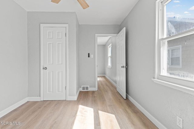 219 W Crawford Avenue, Toledo, OH 43612