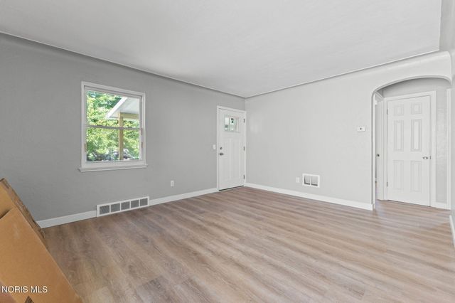 219 W Crawford Avenue, Toledo, OH 43612