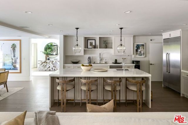 2536 Pesquera Drive, Los Angeles, CA 90049