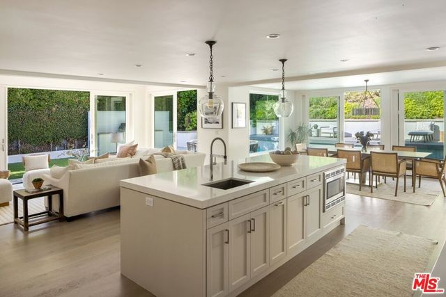 2536 Pesquera Drive, Los Angeles, CA 90049