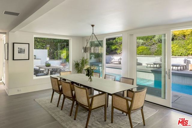 2536 Pesquera Drive, Los Angeles, CA 90049