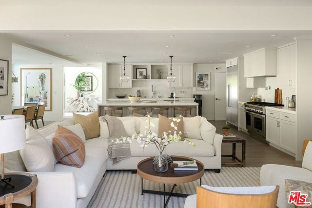 2536 Pesquera Drive, Los Angeles, CA 90049