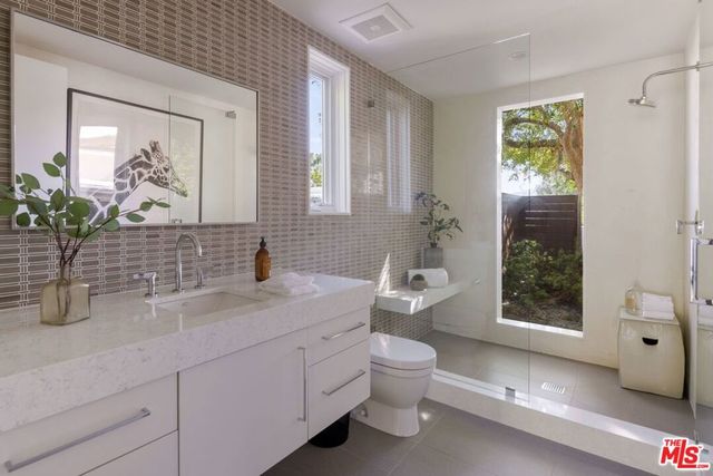 2536 Pesquera Drive, Los Angeles, CA 90049