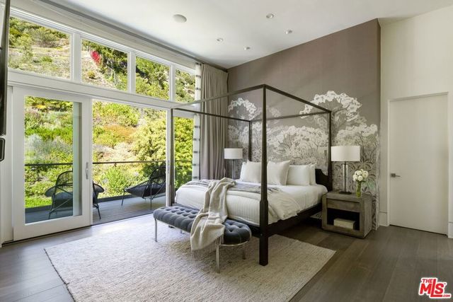 2536 Pesquera Drive, Los Angeles, CA 90049