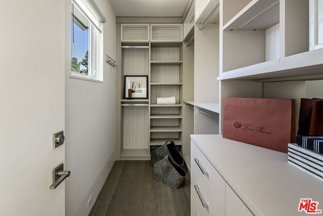 2536 Pesquera Drive, Los Angeles, CA 90049