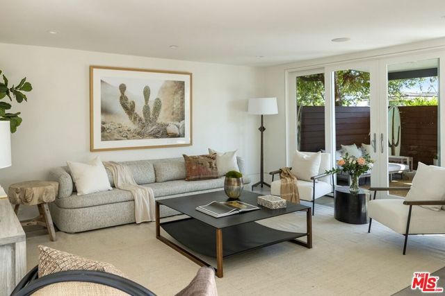 2536 Pesquera Drive, Los Angeles, CA 90049