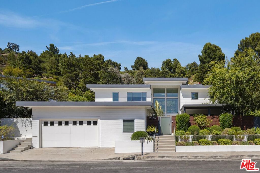 2536 Pesquera Drive, Los Angeles, CA 90049