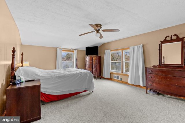 2279 MANOR RD, York, PA 17408