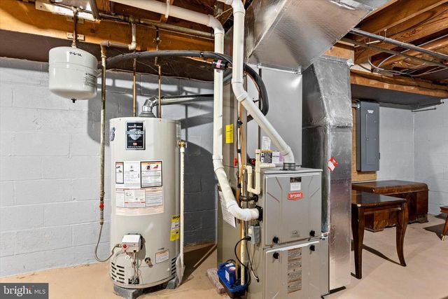 2279 MANOR RD, York, PA 17408