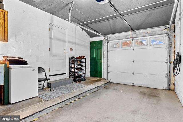 2279 MANOR RD, York, PA 17408