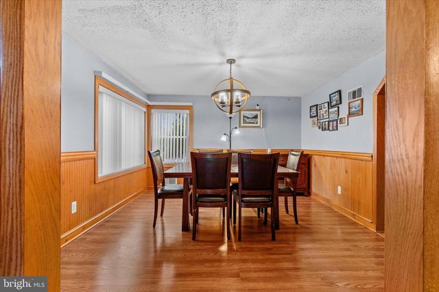 2279 MANOR RD, York, PA 17408