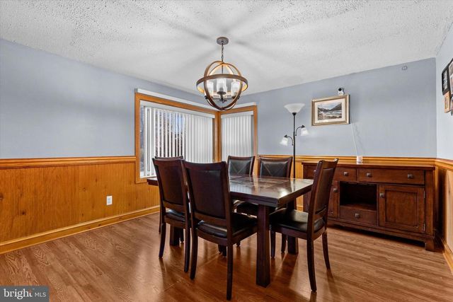 2279 MANOR RD, York, PA 17408