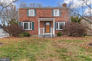 2279 MANOR RD, York, PA 17408