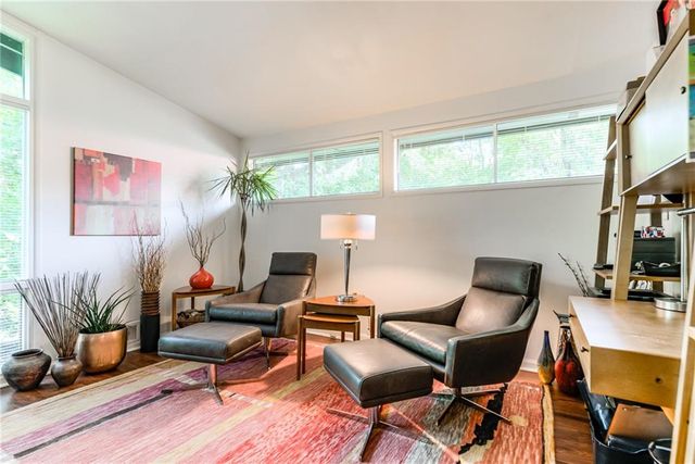 2204 W 71 Terrace, Prairie Village, KS 66208