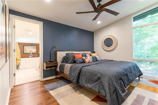 2204 W 71 Terrace, Prairie Village, KS 66208