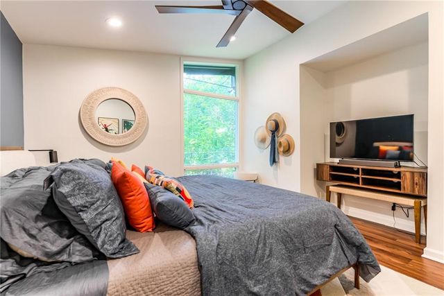 2204 W 71 Terrace, Prairie Village, KS 66208