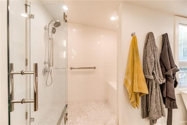 2204 W 71 Terrace, Prairie Village, KS 66208