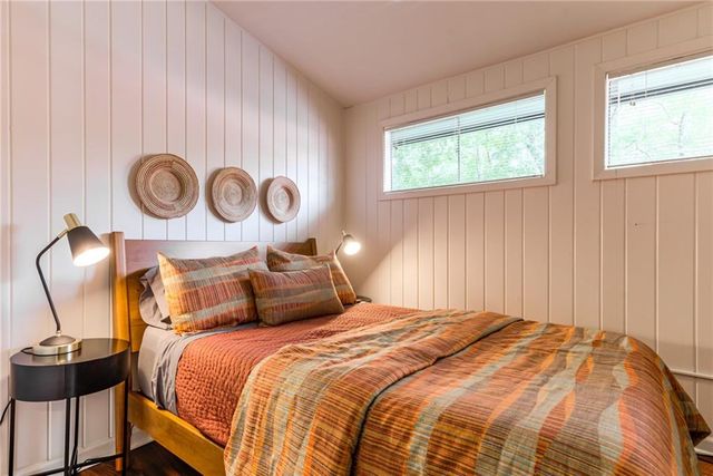 2204 W 71 Terrace, Prairie Village, KS 66208