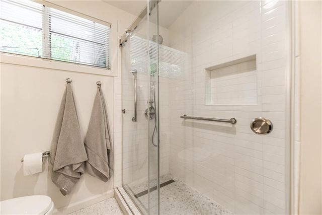 2204 W 71 Terrace, Prairie Village, KS 66208