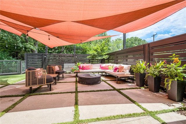 2204 W 71 Terrace, Prairie Village, KS 66208