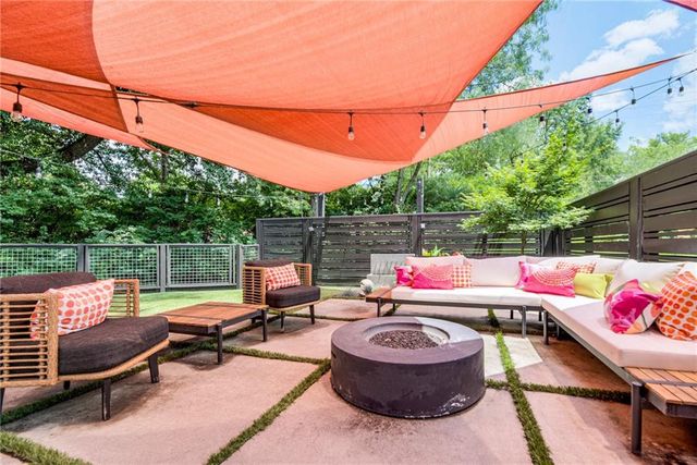 2204 W 71 Terrace, Prairie Village, KS 66208