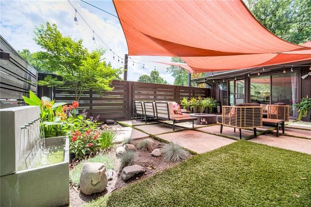 2204 W 71 Terrace, Prairie Village, KS 66208