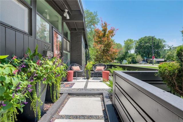 2204 W 71 Terrace, Prairie Village, KS 66208