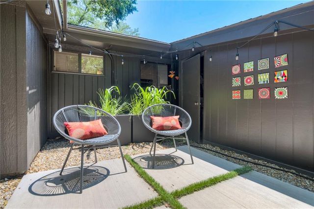 2204 W 71 Terrace, Prairie Village, KS 66208