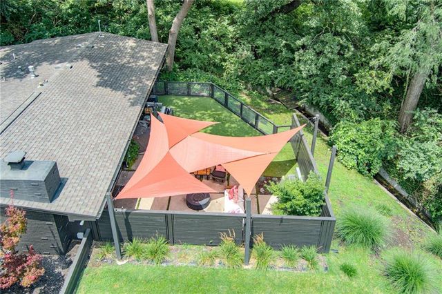 2204 W 71 Terrace, Prairie Village, KS 66208