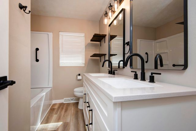 1570 E Snider Street, Springfield, MO 65803