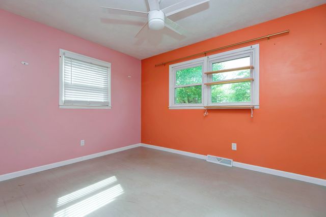 1570 E Snider Street, Springfield, MO 65803