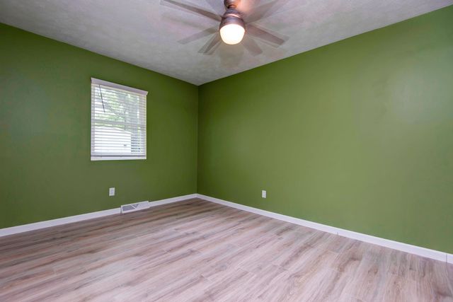 1570 E Snider Street, Springfield, MO 65803