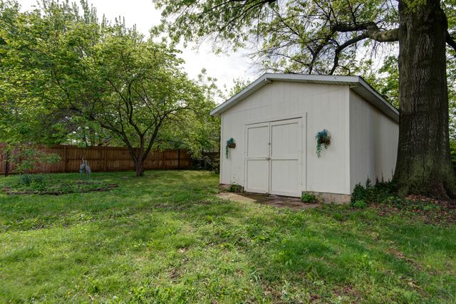 1570 E Snider Street, Springfield, MO 65803