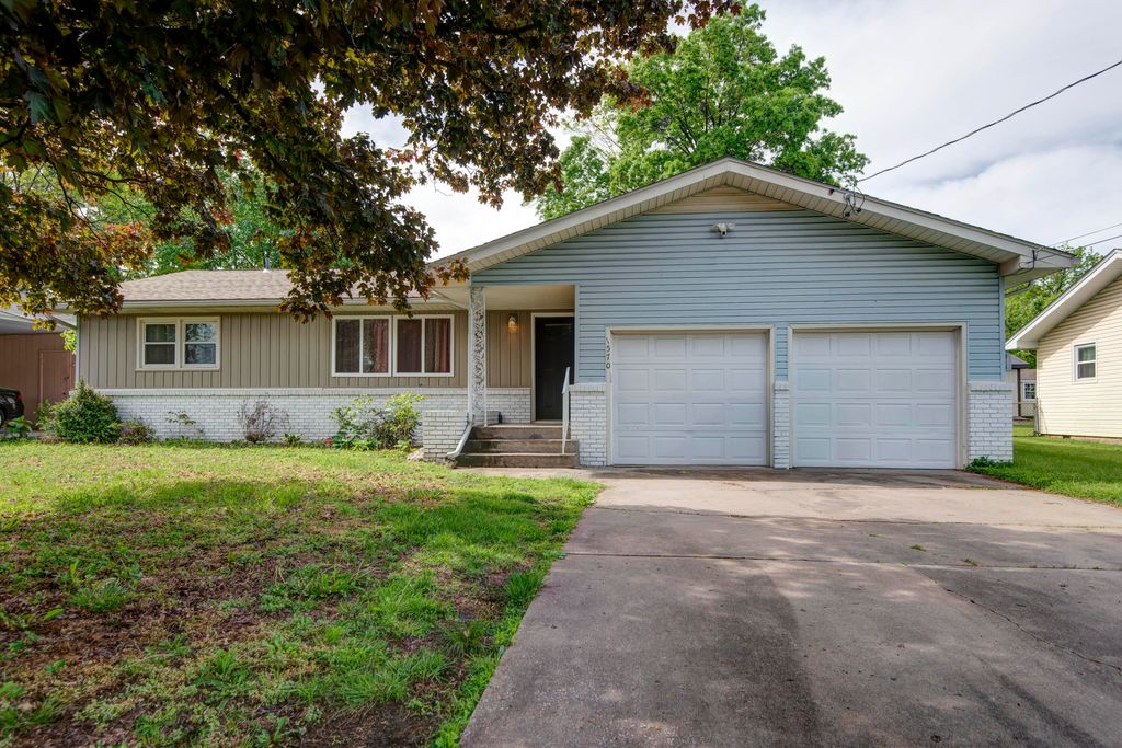 1570 E Snider Street, Springfield, MO 65803