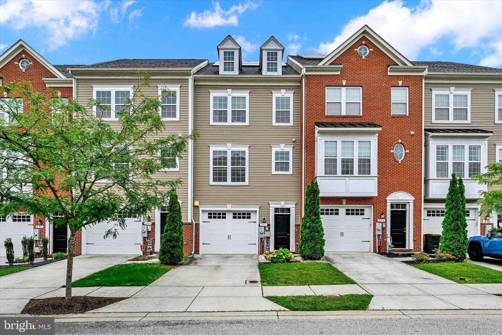 211 CLEAR SKY WAY, Pasadena, MD 21122