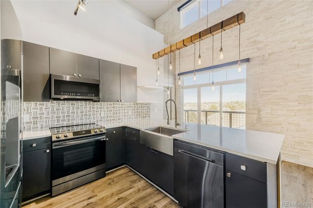 5677 S Park Place D302, Englewood, CO 80111