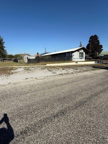 500 South Ave, Northport, WA 99157