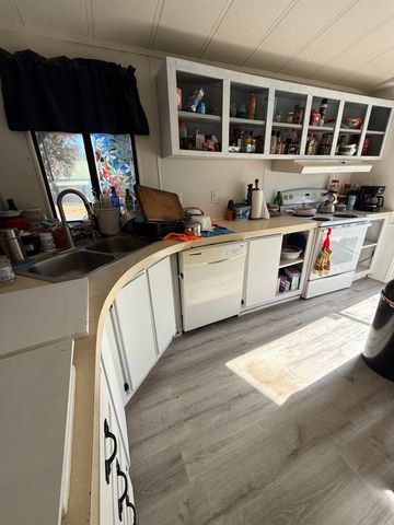 500 South Ave, Northport, WA 99157