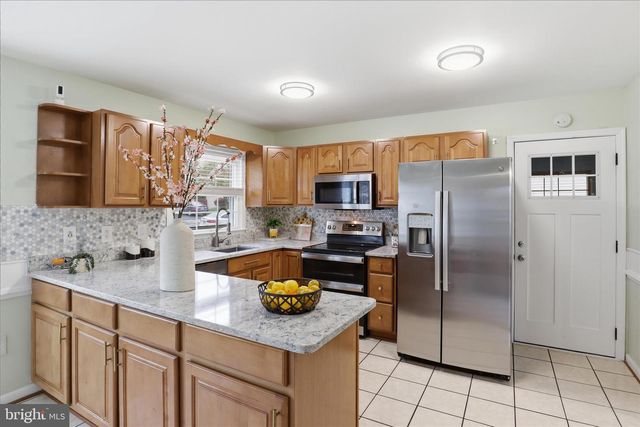 1337 SHALLOW FORD RD, Herndon, VA 20170