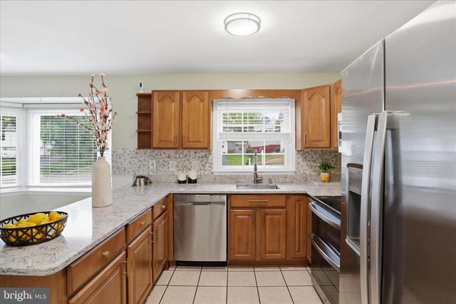 1337 SHALLOW FORD RD, Herndon, VA 20170