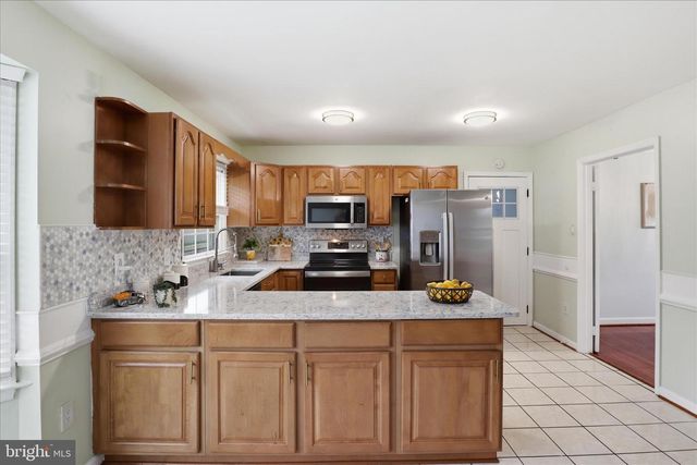1337 SHALLOW FORD RD, Herndon, VA 20170