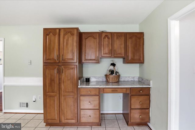 1337 SHALLOW FORD RD, Herndon, VA 20170