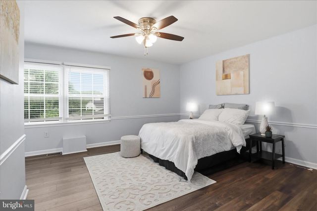 1337 SHALLOW FORD RD, Herndon, VA 20170