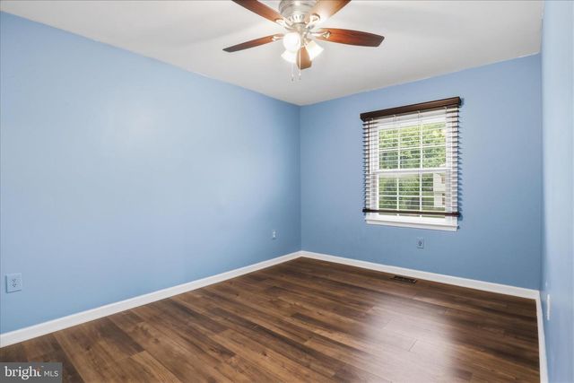 1337 SHALLOW FORD RD, Herndon, VA 20170