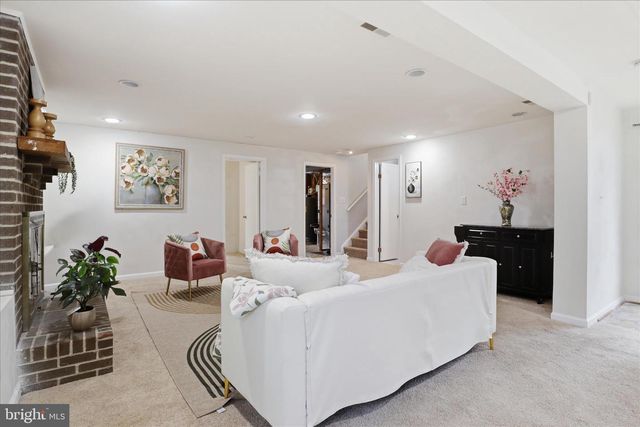 1337 SHALLOW FORD RD, Herndon, VA 20170