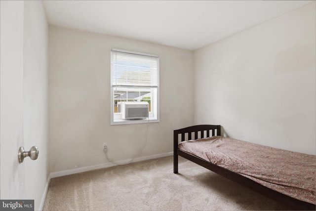 1337 SHALLOW FORD RD, Herndon, VA 20170