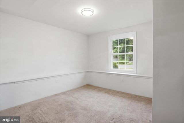 1337 SHALLOW FORD RD, Herndon, VA 20170