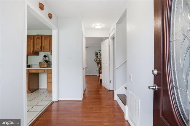 1337 SHALLOW FORD RD, Herndon, VA 20170